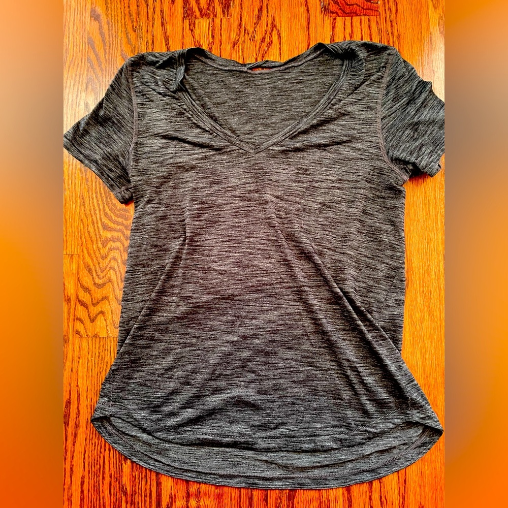 Lululemon tee